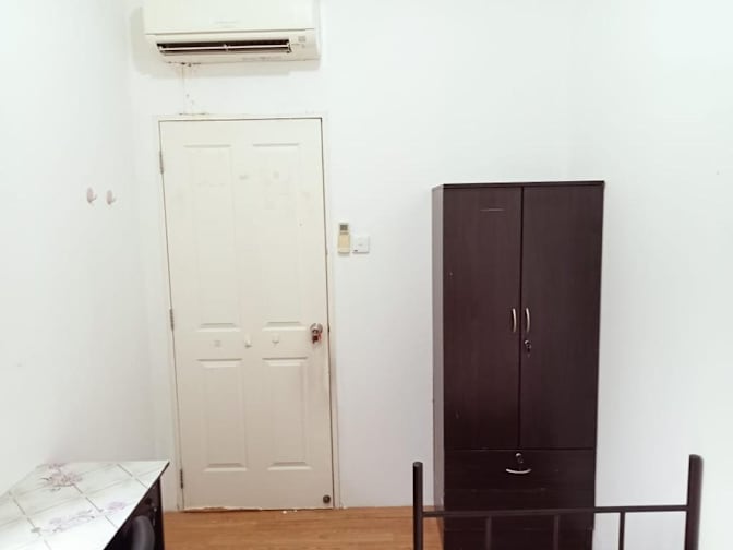 Roomy's room