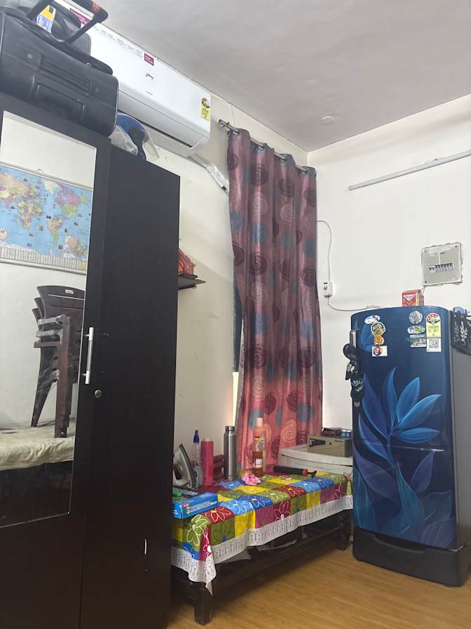 Komal's room