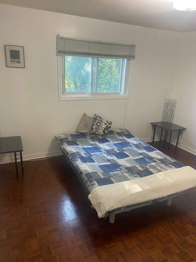 Randy's room