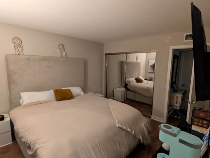 alexis romeo's room