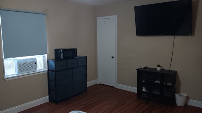 Erik's room