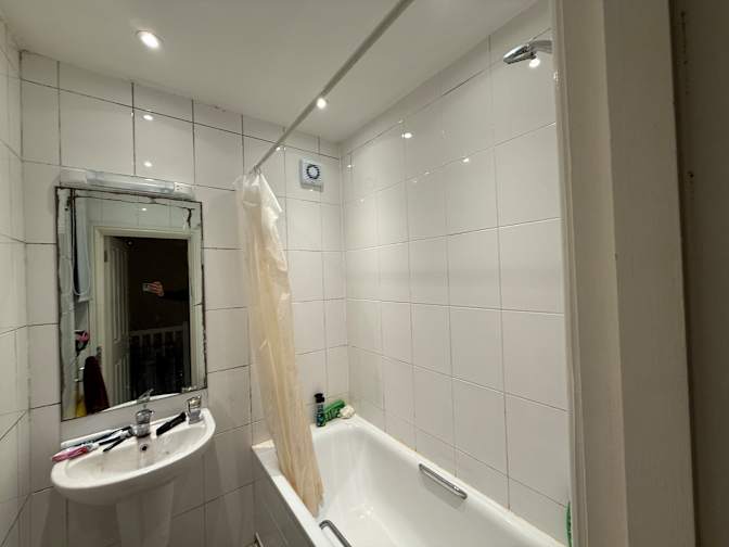 Louis Thomas Prydz's room