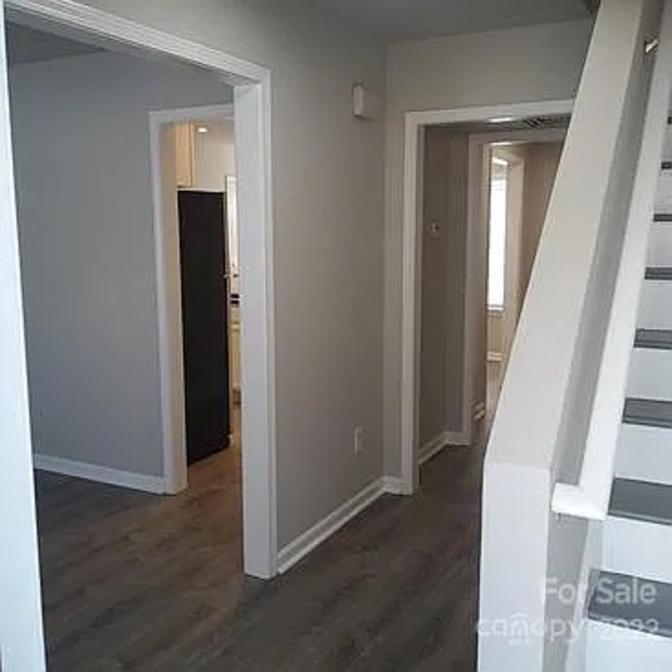 Alcove Rooms's room