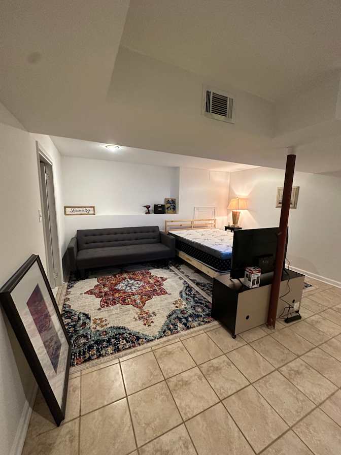 Luis Esteban Sanchez Bendezu's room