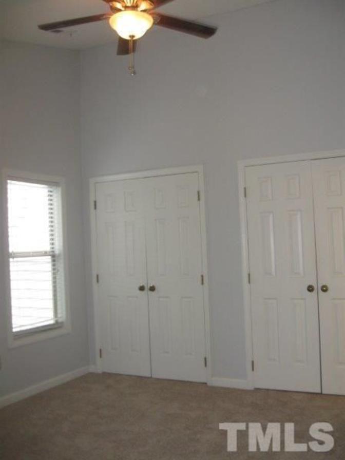 Alcove Rooms's room