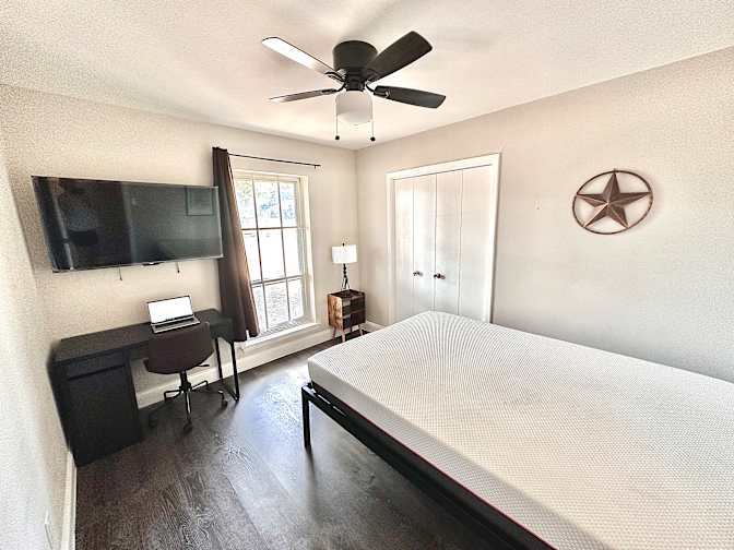 Jorge's room