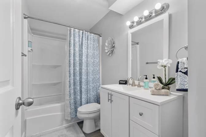 Alcove Rooms's room