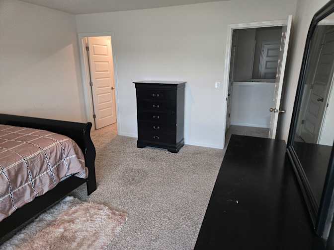 LaToya's room