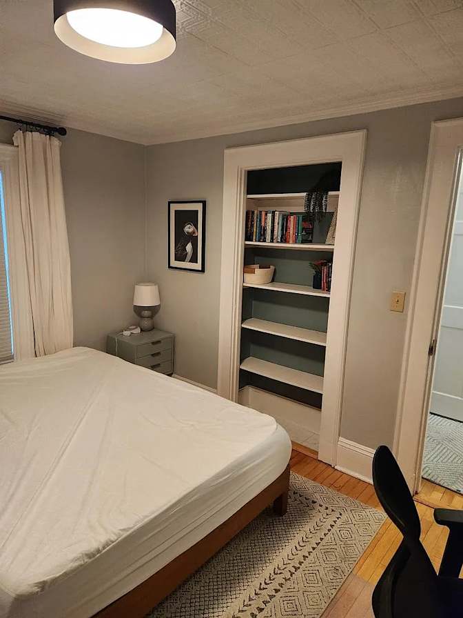 Kaiser Mons's room