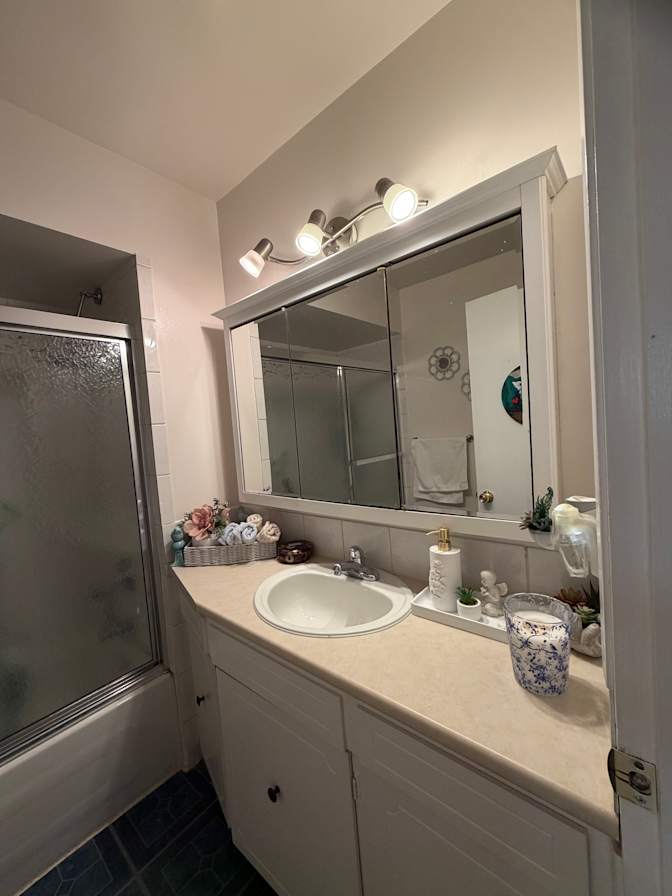Neda salahi's room