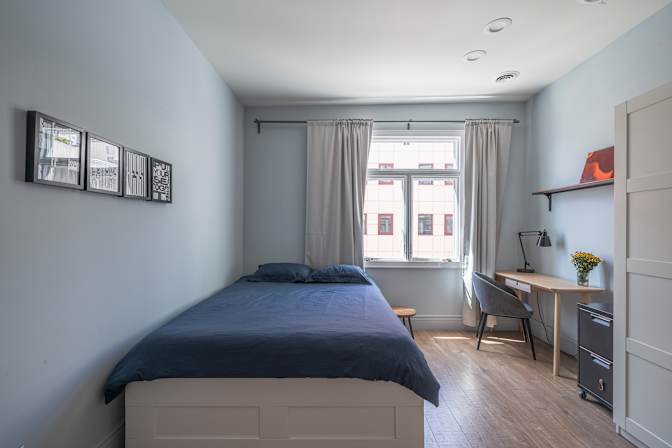 Russian Hill Coliving's room