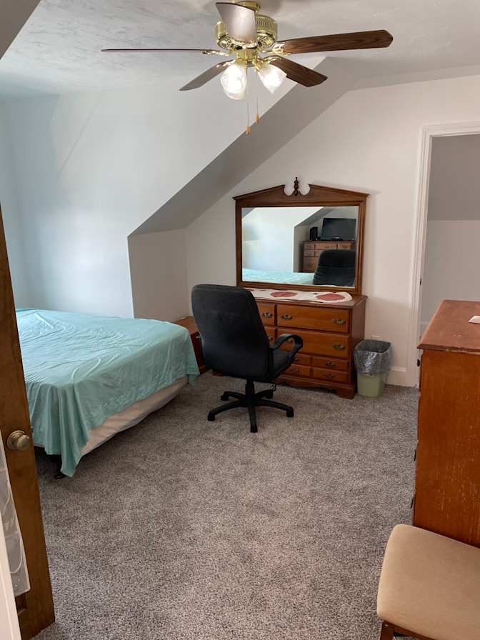 Mahmoud El-Hashash's room