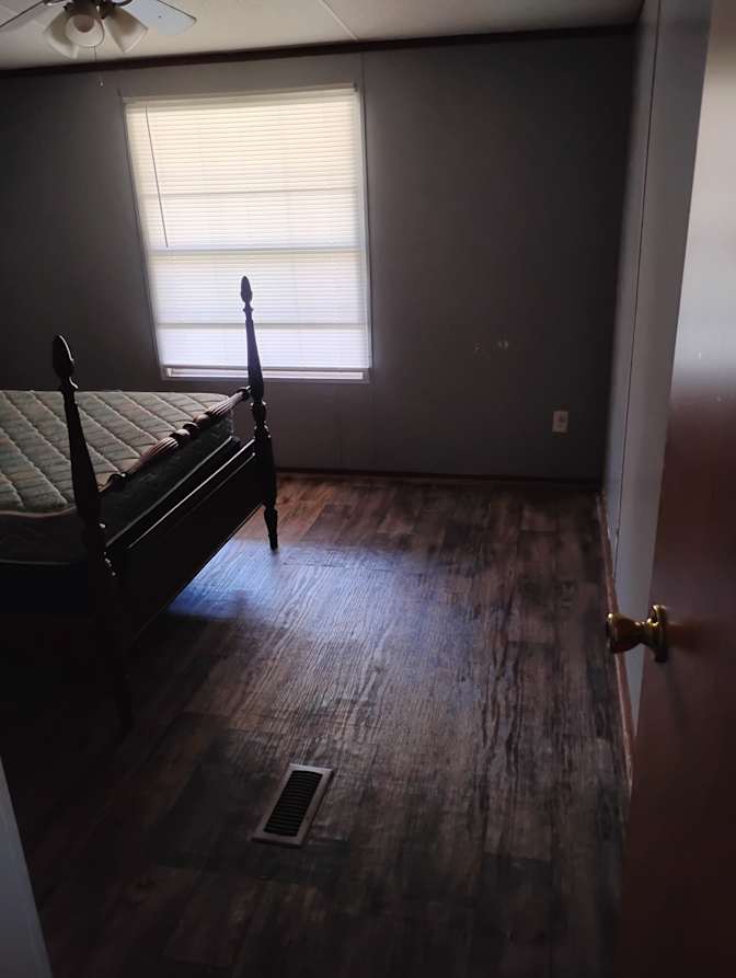 James Gangluff's room