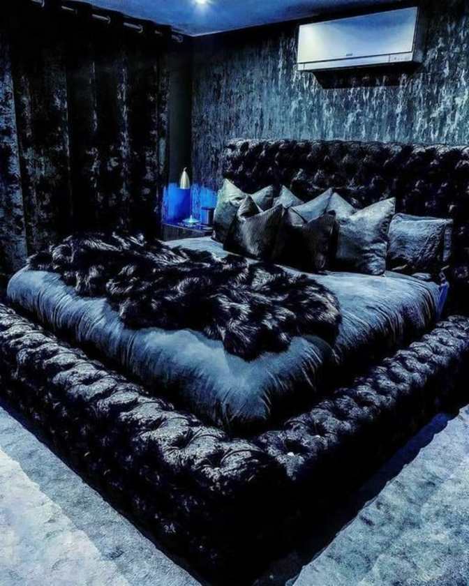 Lou Yves Dinelle's room