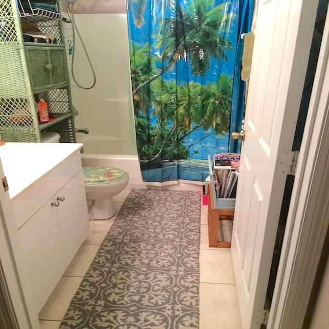 AlohaBeachArt's room