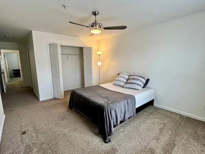 Alcove Rooms's room