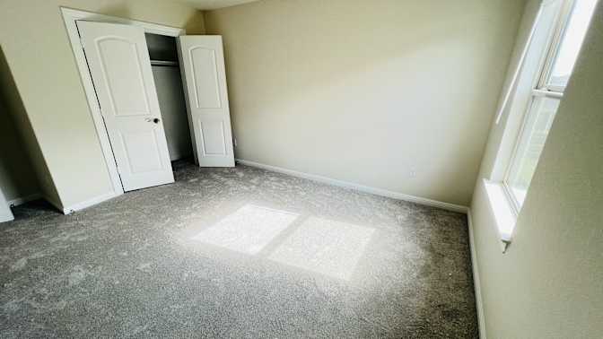 Alamiv's room