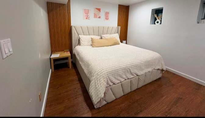 Sina's room