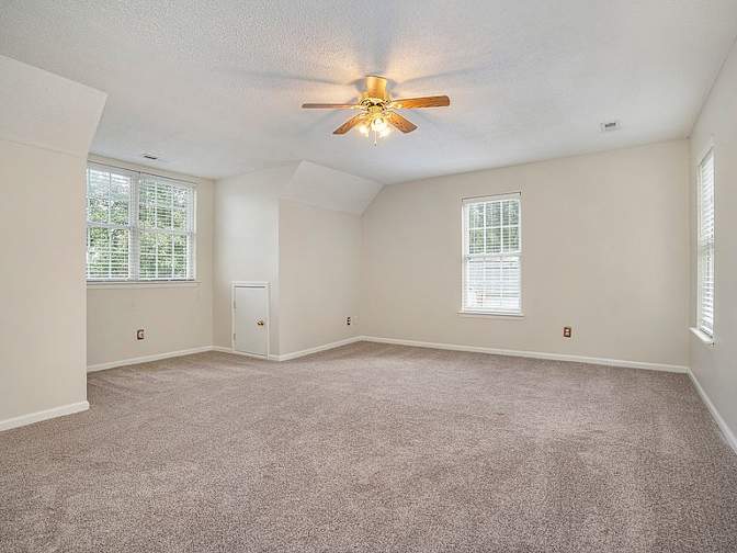 lifedoorrentals's room