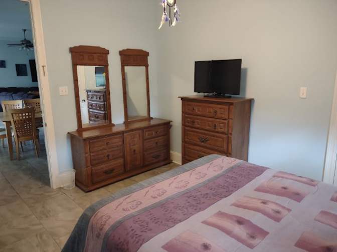 Manuel's room