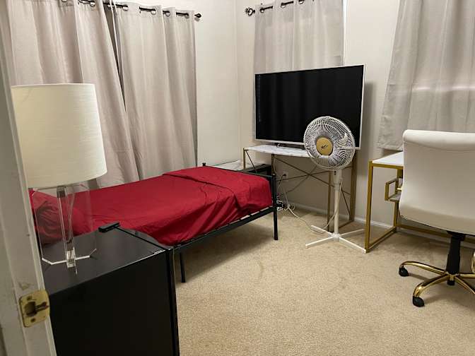 EVELYN IGNACIO's room