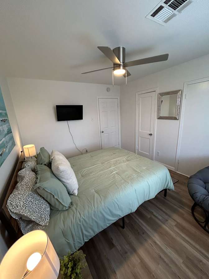 Tarik's room