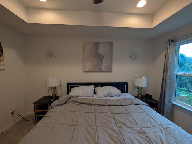 Alcove Rooms's room