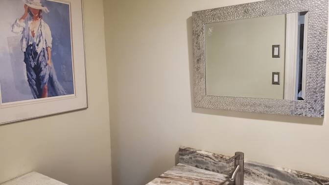 Enrique's room