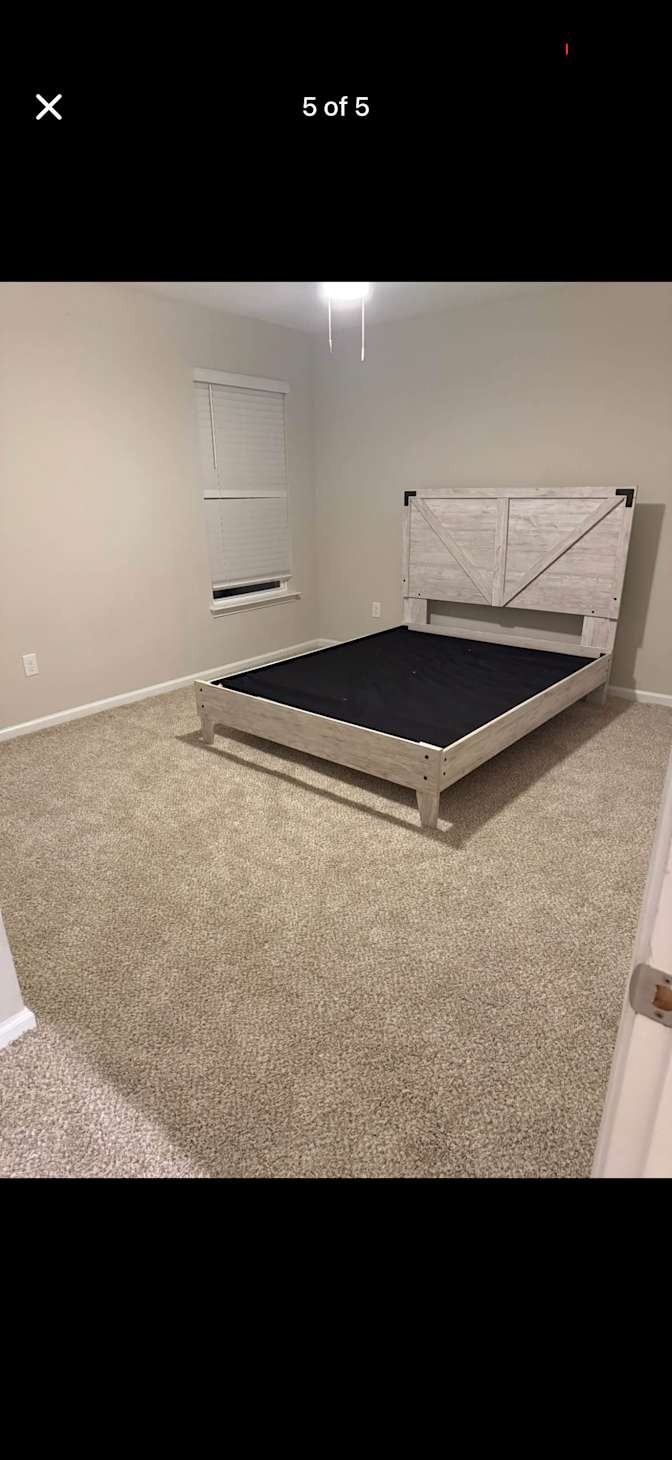 VICKY ZHENG's room