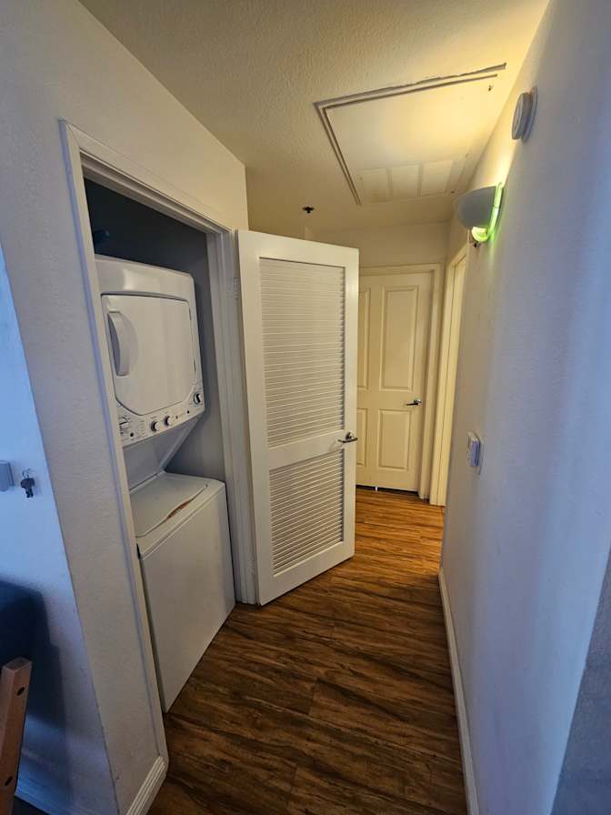 Eric Broberg's room