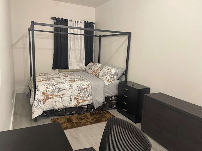 BROOKLYN APARTMENT SHARE LONG OR SHORT TERM's room