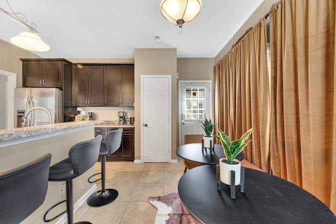 Dynamic Edge Property Solutions's room