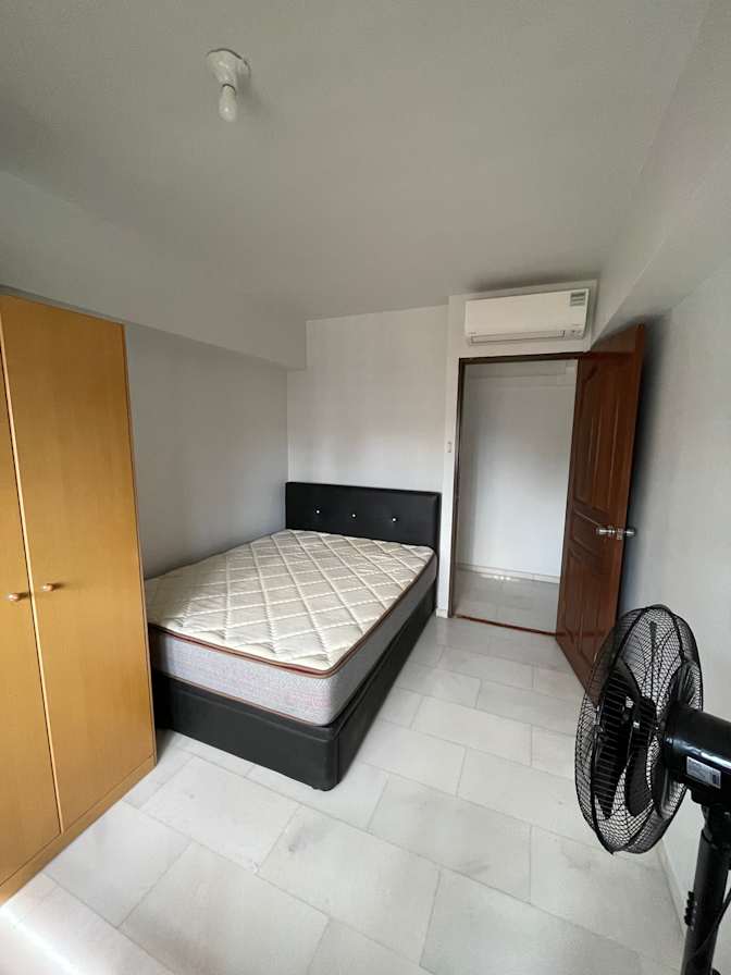 Ken's room