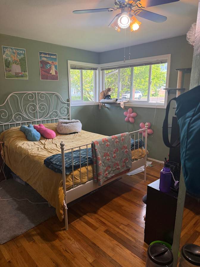 Kinsley's room