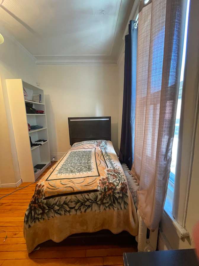 Yogeswari's room