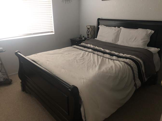 Tom's room
