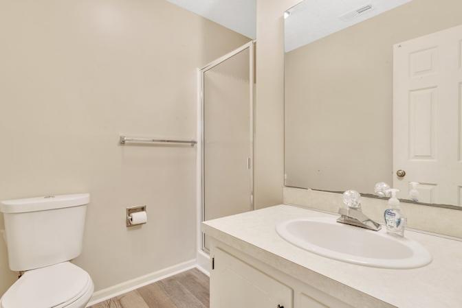 lifedoorrentals's room