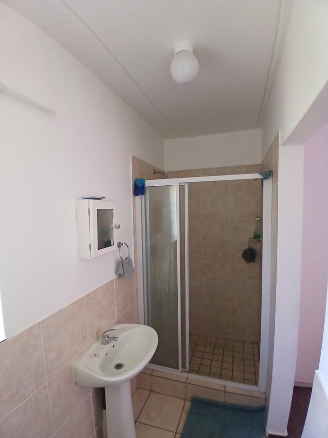 Zero Bruru's room
