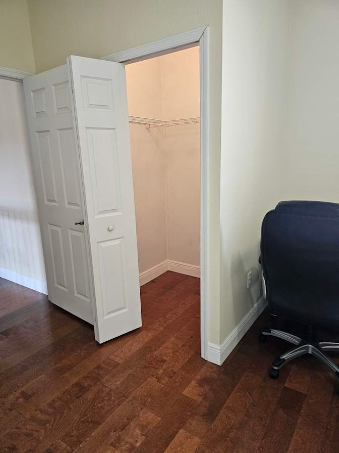 Eduardo's room