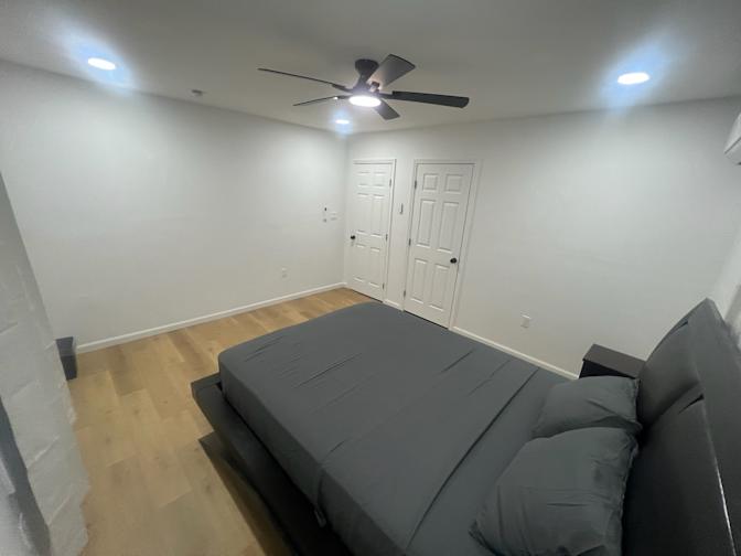 Leslie's room