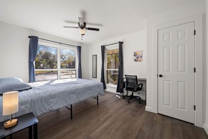 Magali A.'s room