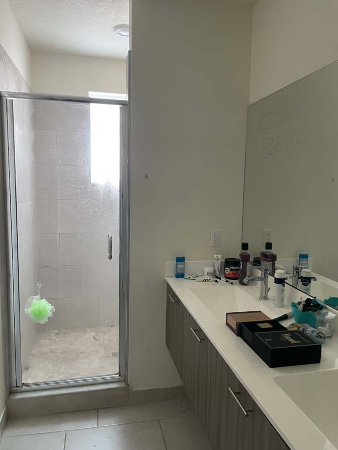 Mayelit's room