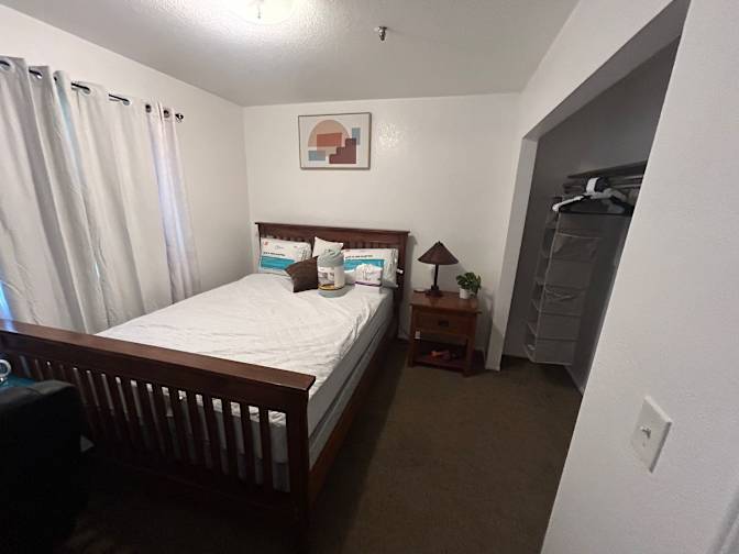 Earnest's room