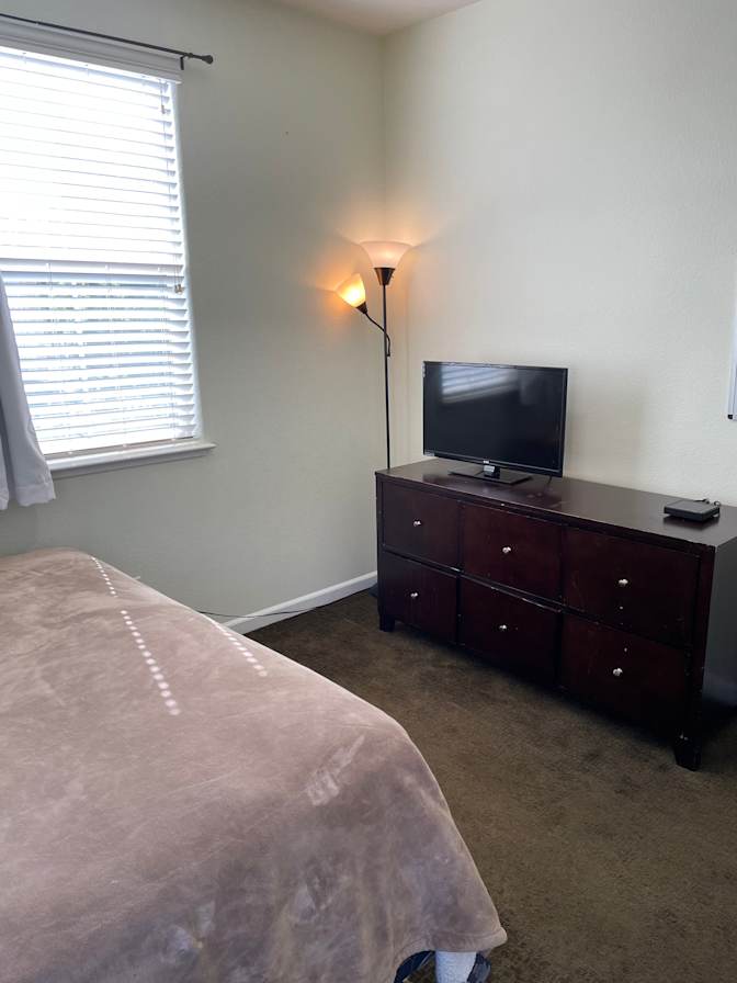 TEN's room