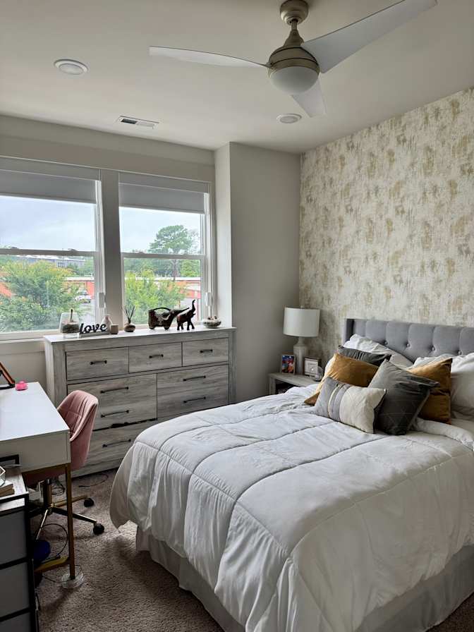 Alcove Rooms's room