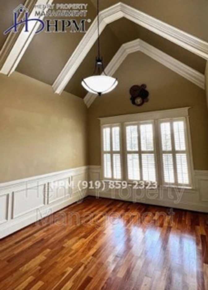 Alcove Rooms's room
