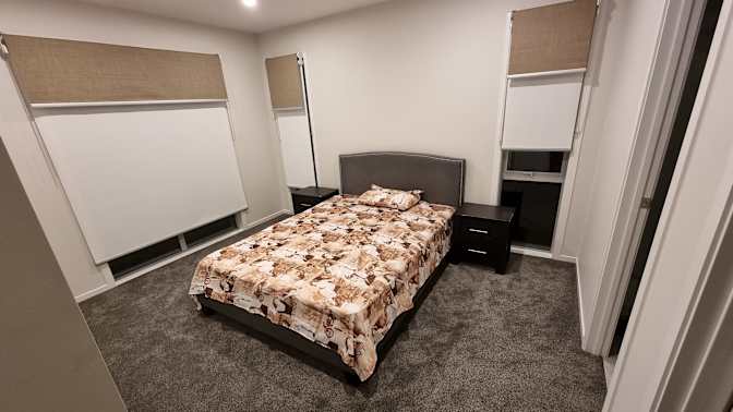 Paras's room