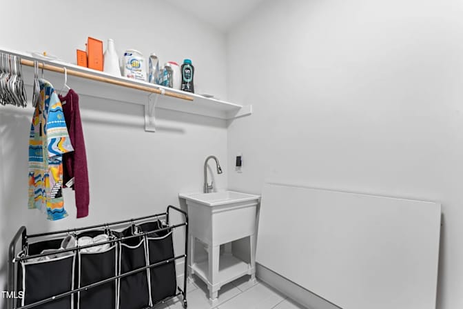 Alcove Rooms's room