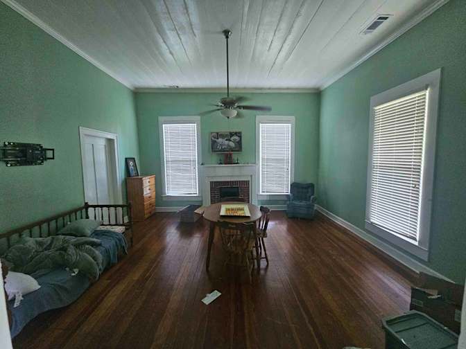 Thomas's room