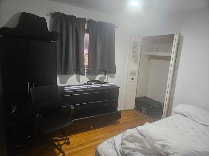 Lee's room